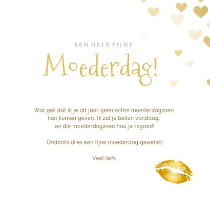 Corona moederdagkaart kus door de brievenbus met hartjes 3