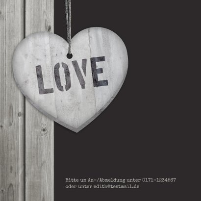 Einladungskarte zum Hochzeitstag Herzen auf Holz 2