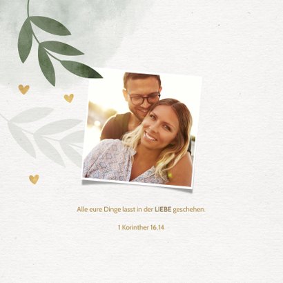 Einladungskarte zur Hochzeit mit Foto, Zweigen und Herzen 2
