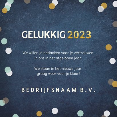 Feestelijke zakelijke nieuwjaarskaart met confetti en goud 3