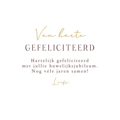 Felicitatiekaart hartvorm en bloemen en gouden hartjes 3