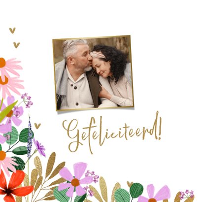 Felicitatiekaart zomerbloemen en goud huwelijksjubileum 2