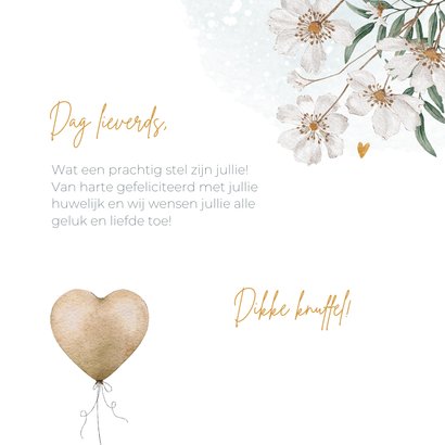 Felicitatiekaartje happy couple met bloemen 3