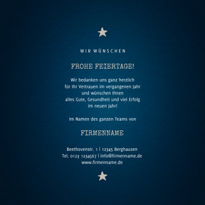 Firmen-Weihnachtskarte mit Baum aus Holzschildern 3