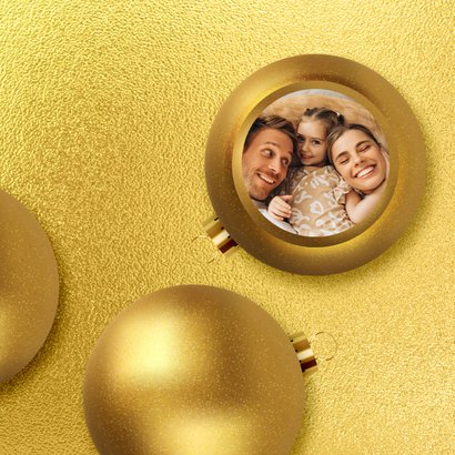 Foto kerstkaart gouden kerstballen 2