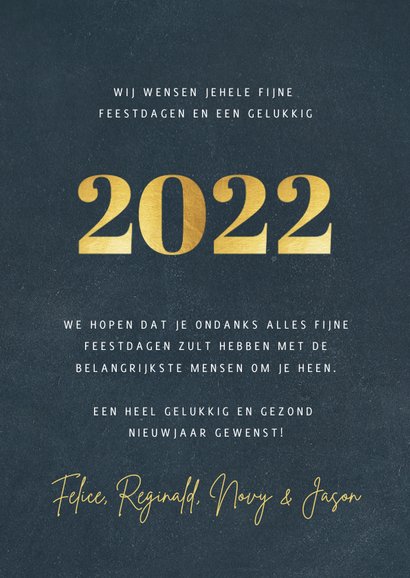 Fotocollage kerstkaart met 9 foto en gouden jaartal 2022 3