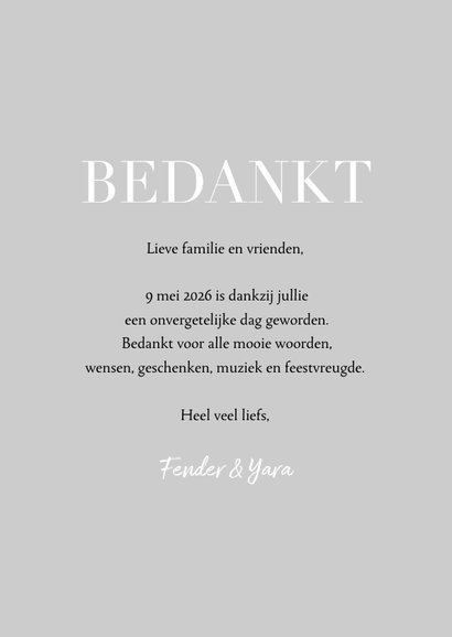Fotokaart trouwerij met grote foto en witte typografie 3