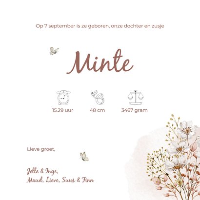 Geboortekaartje 5e zusje met groot gezin in bloemenweide 3