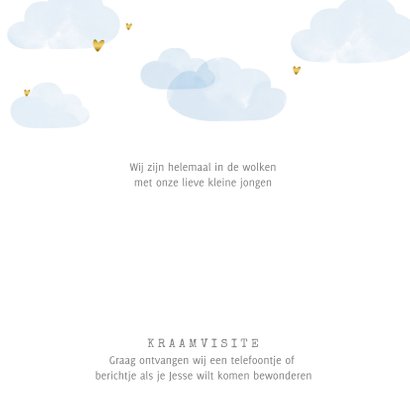 Geboortekaartje lichtblauwe wolken hartjes goudlook 2