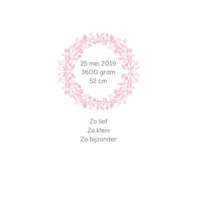 Geboortekaartje voor een meisje met een roze krans 2