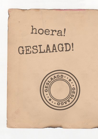 Geslaagd diploma karton foto's 2