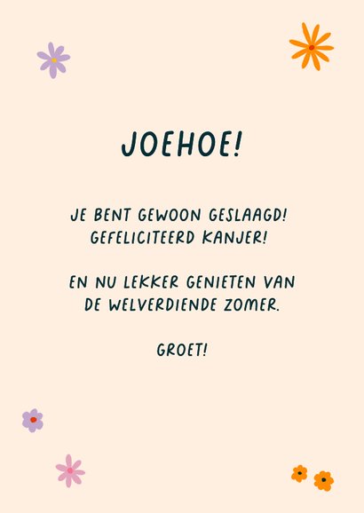 Geslaagd kaart met bloemen uit afstudeerhoed 3