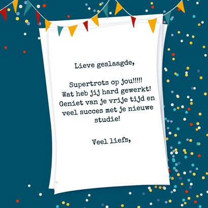 Geslaagdkaart met typemachine en vlaggetjes 3
