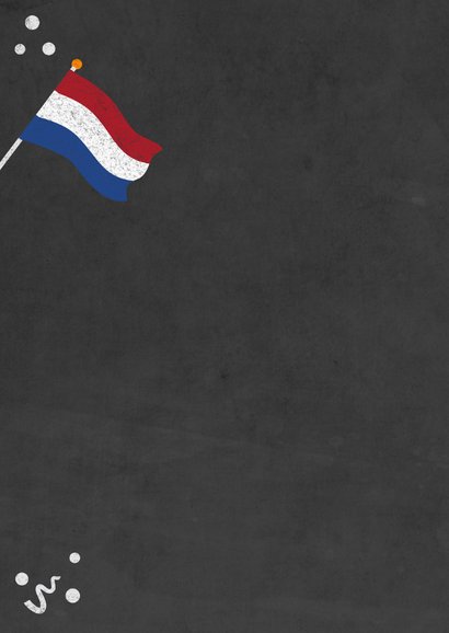 Geslaagdkaart voor examen met felicitatie op krijtbord 2