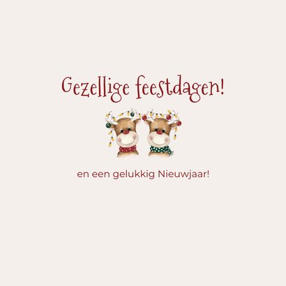 Grappige kerstkaart tekening twee rendieren met kerslichtjes 3