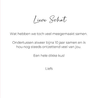 Grappige liefdeskaart van hond met tong en kusjes op vacht 3