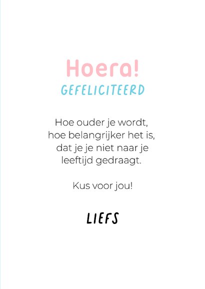 Grappige verjaardagskus door de brievenbus van poedel 3