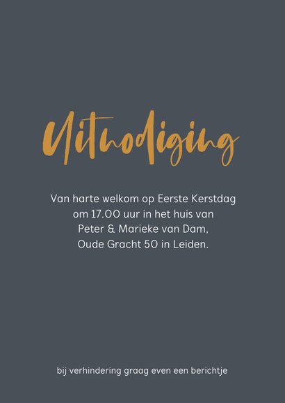 Grijsblauwe kerstdiner uitnodiging met okergele letters 3