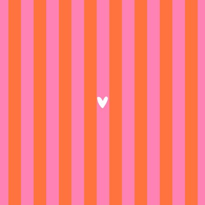 Hip en trendy trouwkaartje gestreept roze oranje hartje Achterkant