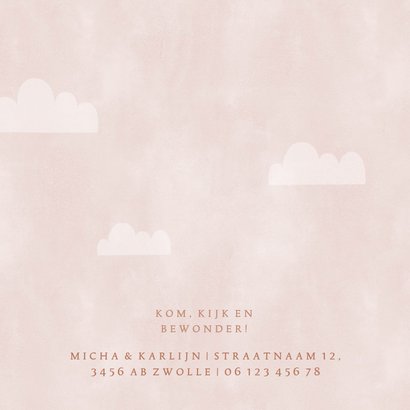 Hip geboortekaartje met regenboog, zon en wolkjes meisje 2