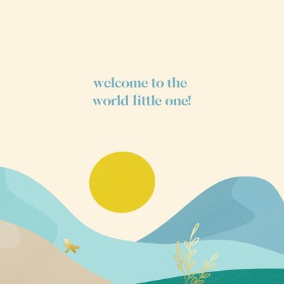 Hip geboortekaartjes jongen met landschap en gouden libelle 2
