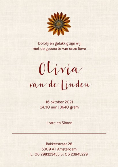 Hippe geboortekaart met krans van vintage bloemen. 3