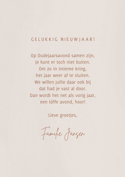 Hippe nieuwjaarskaart fotocollage groot jaartal 2023 beige 3