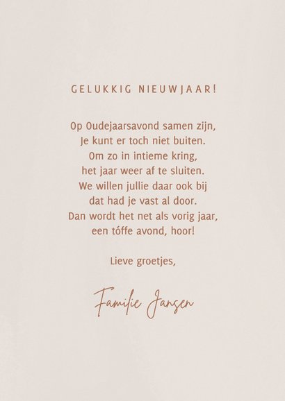 Hippe nieuwjaarskaart fotocollage groot jaartal 2026 beige 3
