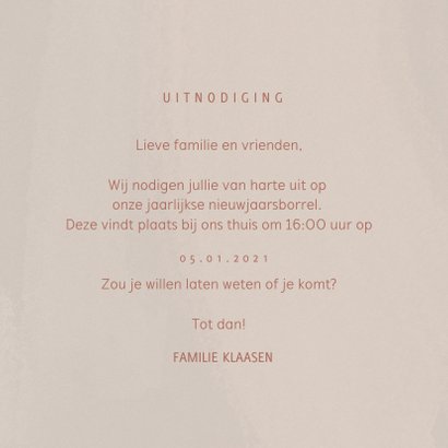 Hippe nieuwjaarskaart met borrel uitnodiging en foto's 3