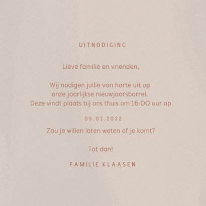 Hippe nieuwjaarskaart met borrel uitnodiging en foto's 3
