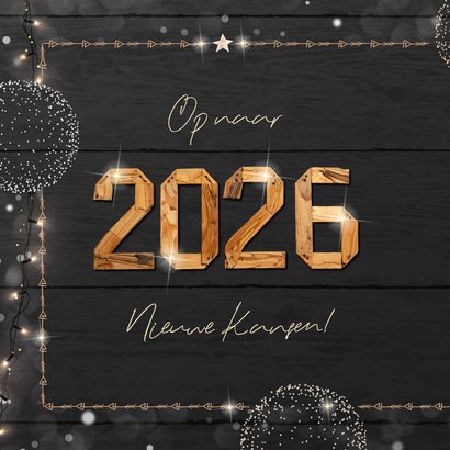 Hippe nieuwjaarskaart met houten jaartal en eigen foto 2