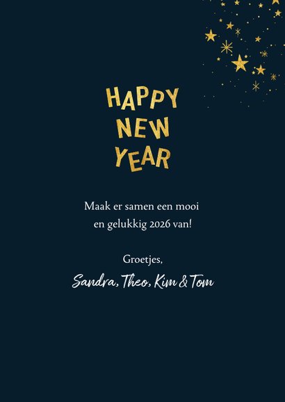 Hippe nieuwjaarskaart met speelse typografie en sterren 3