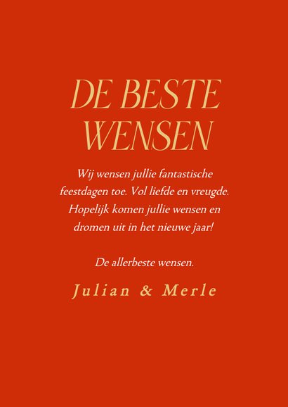 Hippe rode kerstkaart met kerstwensen in goudfolie 3