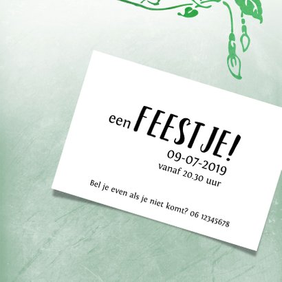 Hippe uitnodiging met foto's en tropische planten 3