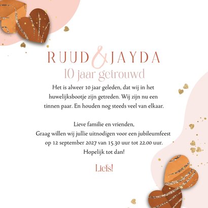 Jubileumkaart 10 jaar getrouwd goudfolie hartjesconfetti 3