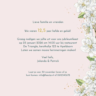 Jubileumkaart huwelijk witte bloesem op groen fluweel 3