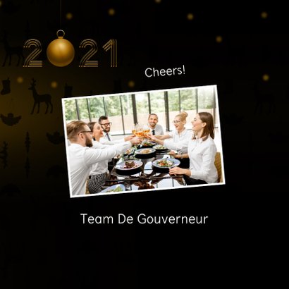 Kerstkaart 2021 goud kerstballen 2