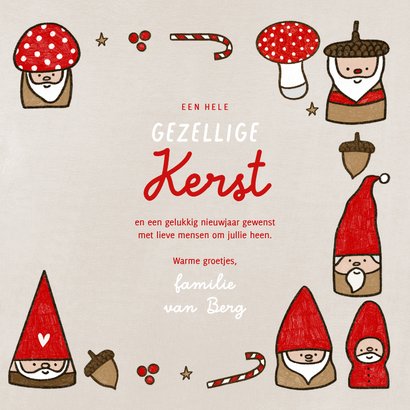 Kerstkaart gezellige kabouters paddestoelen en eikeltjes 3