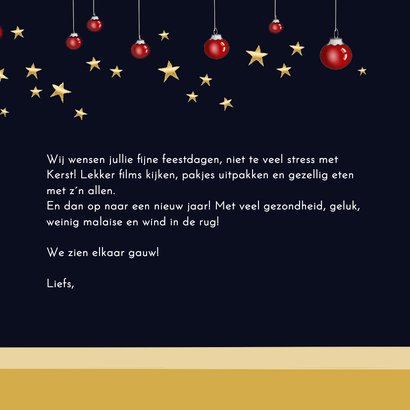 Kerstkaart groep dieren onder de mistletoe 3