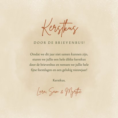 Kerstkaart illustratie kerstkus door de brievenbus, kusjes 3