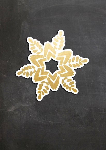 Kerstkaart kerstboom hulst ijskristal goud op krijtbord 2