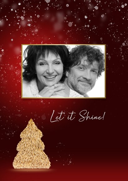 Kerstkaart kerstboom vuurvonken en sneeuw rood 2