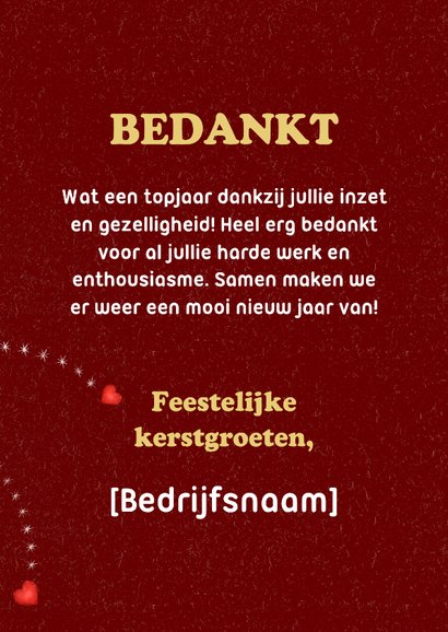 Kerstkaart kerstkabouter die hartjes rondstrooit 3