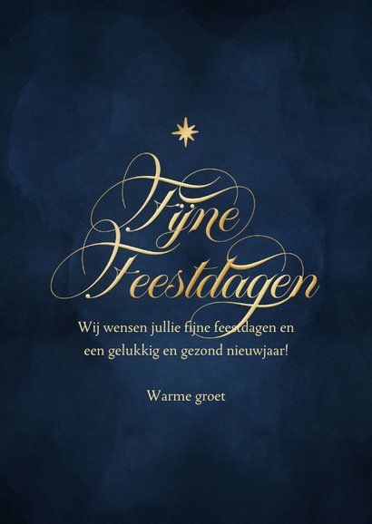 Kerstkaart klassiek blauw kerstbal met foto en vuurwerk 3