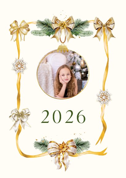 Kerstkaart lint met strikken en juweel met kersttakken 2