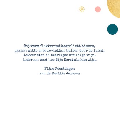 Kerstkaart met bollen en sneeuwvlokken 3
