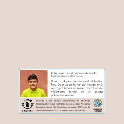 Kerstkaart met een ster op een achtergrond van kerstlichtjes 2