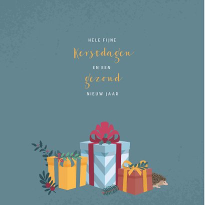 Kerstkaart met illustratie van gestapelde bosdiertjes 2