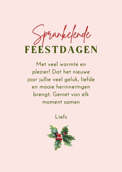 Kerstkaart rode strik aan lint met hulst 3