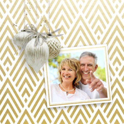 Klassiek moderne kerstkaart chevron goud wit 2
